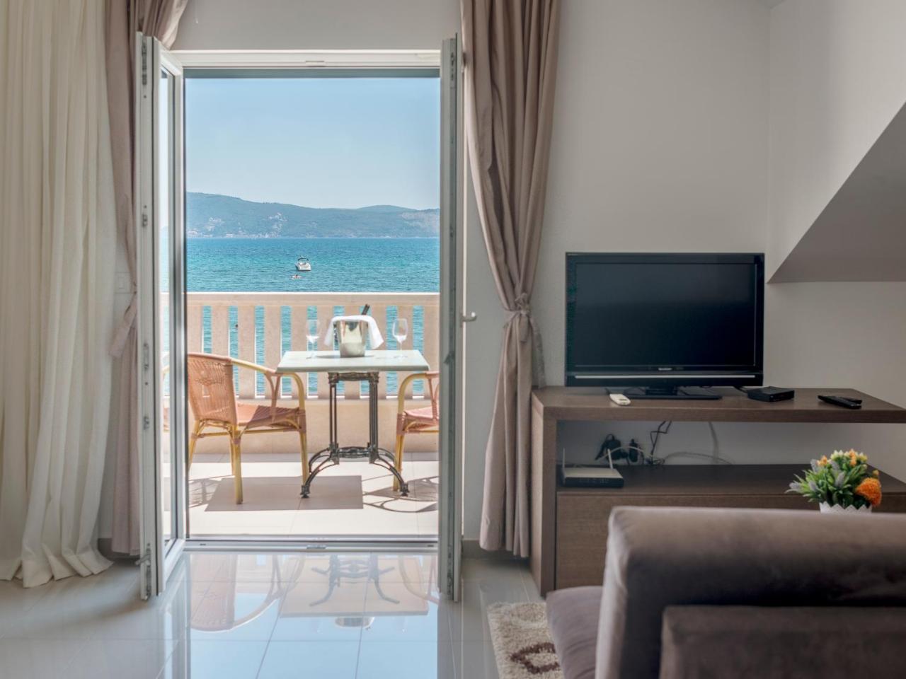 Grifone Coastline Herceg Novi Exterior foto